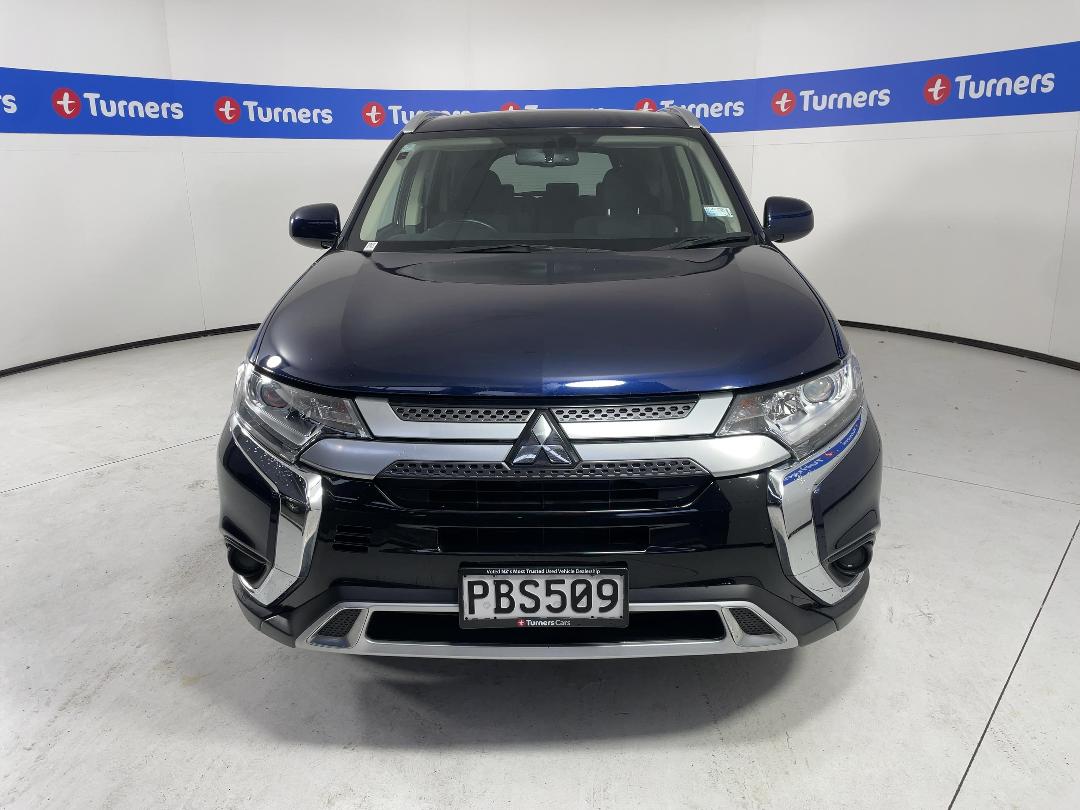 Photo '2' of Mitsubishi Outlander