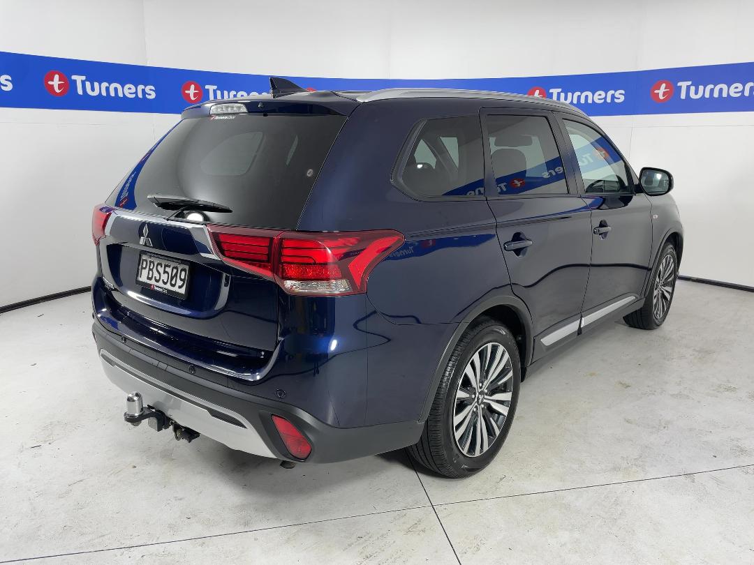 Photo '7' of Mitsubishi Outlander