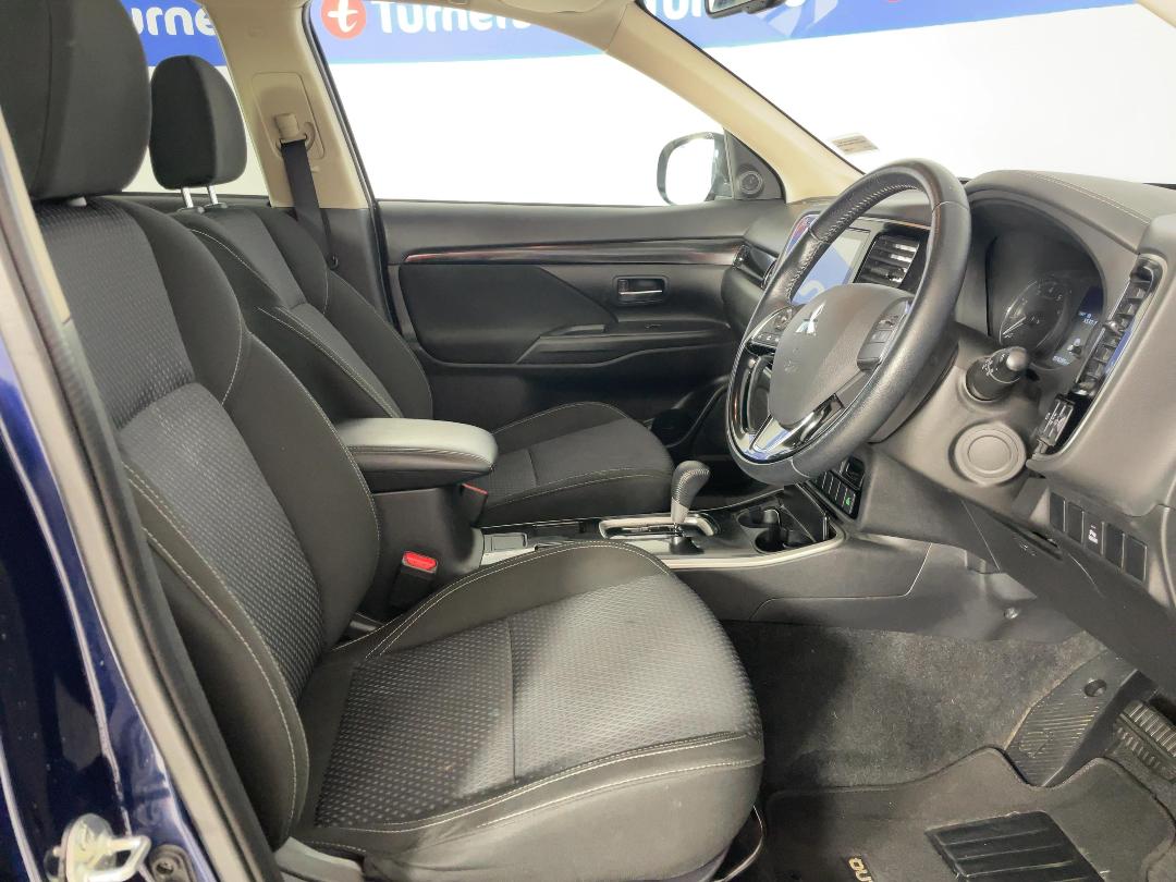 Photo '16' of Mitsubishi Outlander