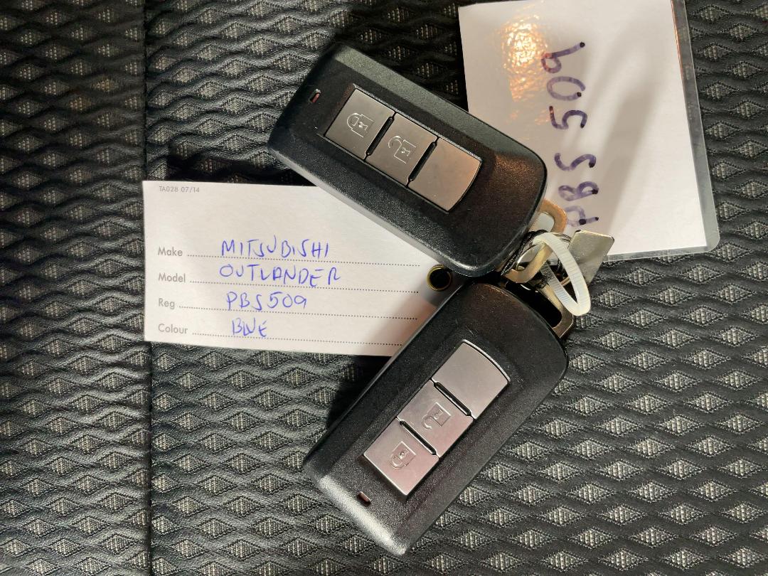 Photo '22' of Mitsubishi Outlander