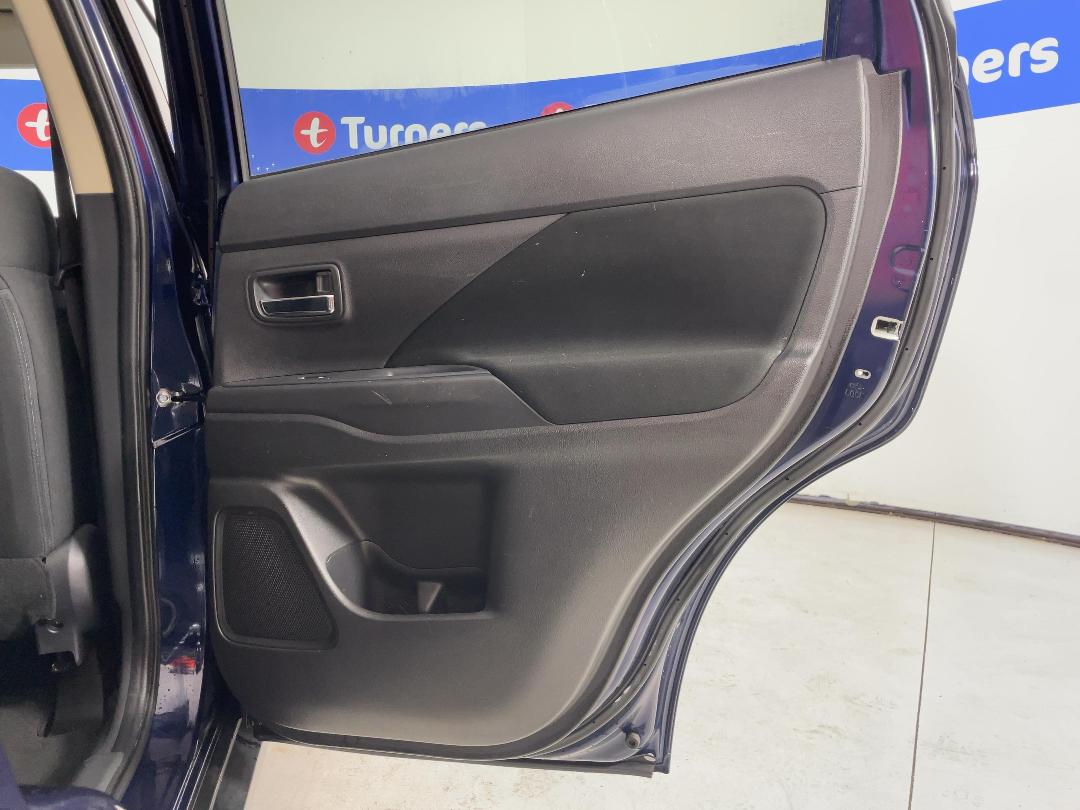 Photo '19' of Mitsubishi Outlander