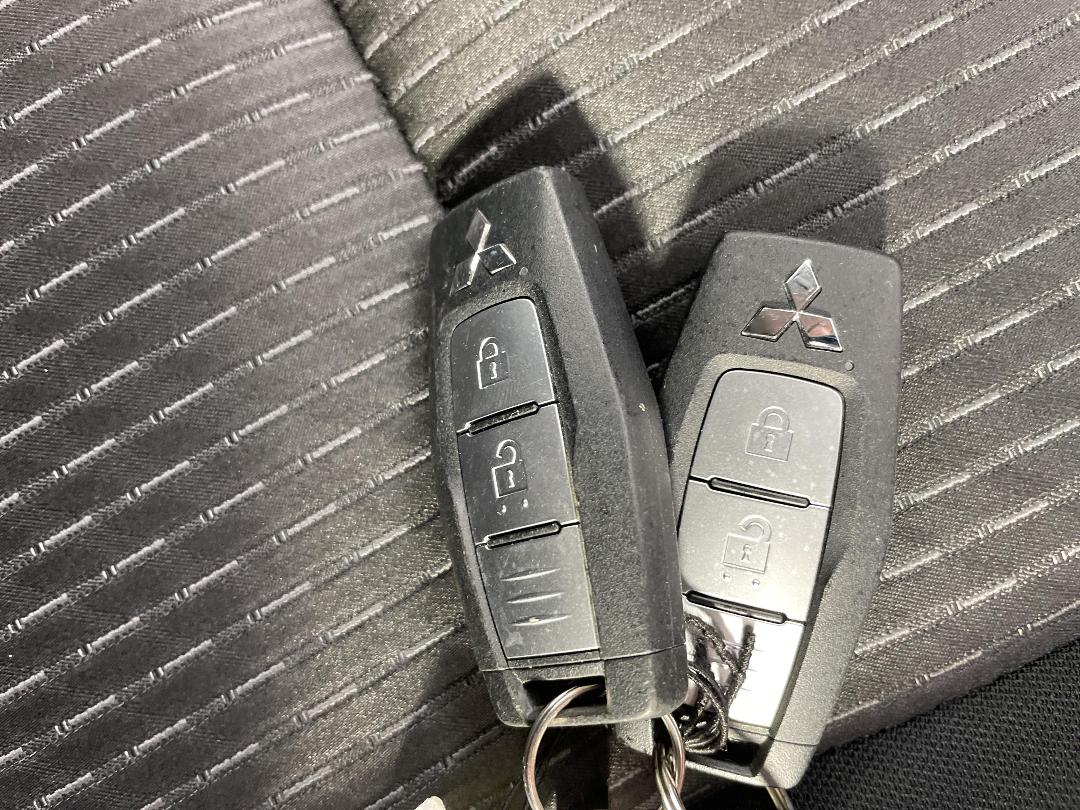 Photo '22' of Mitsubishi Outlander