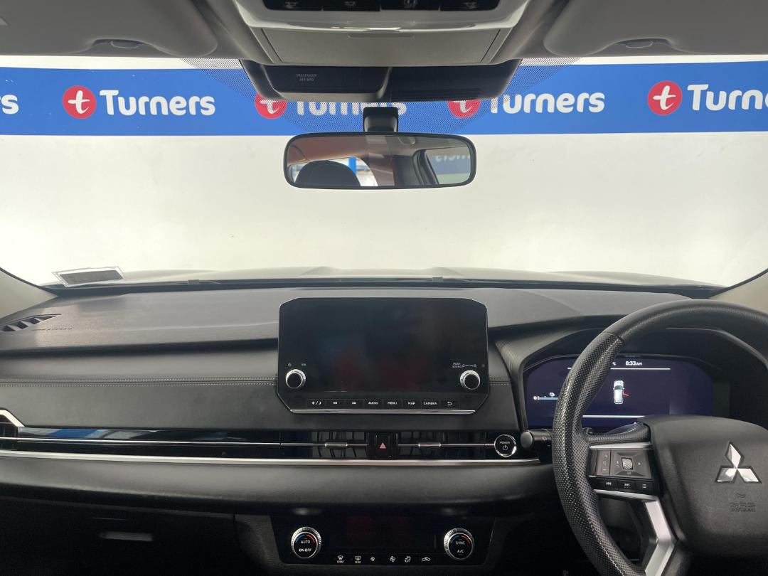 Photo '17' of Mitsubishi Outlander Photo '17' of Mitsubishi Outlander