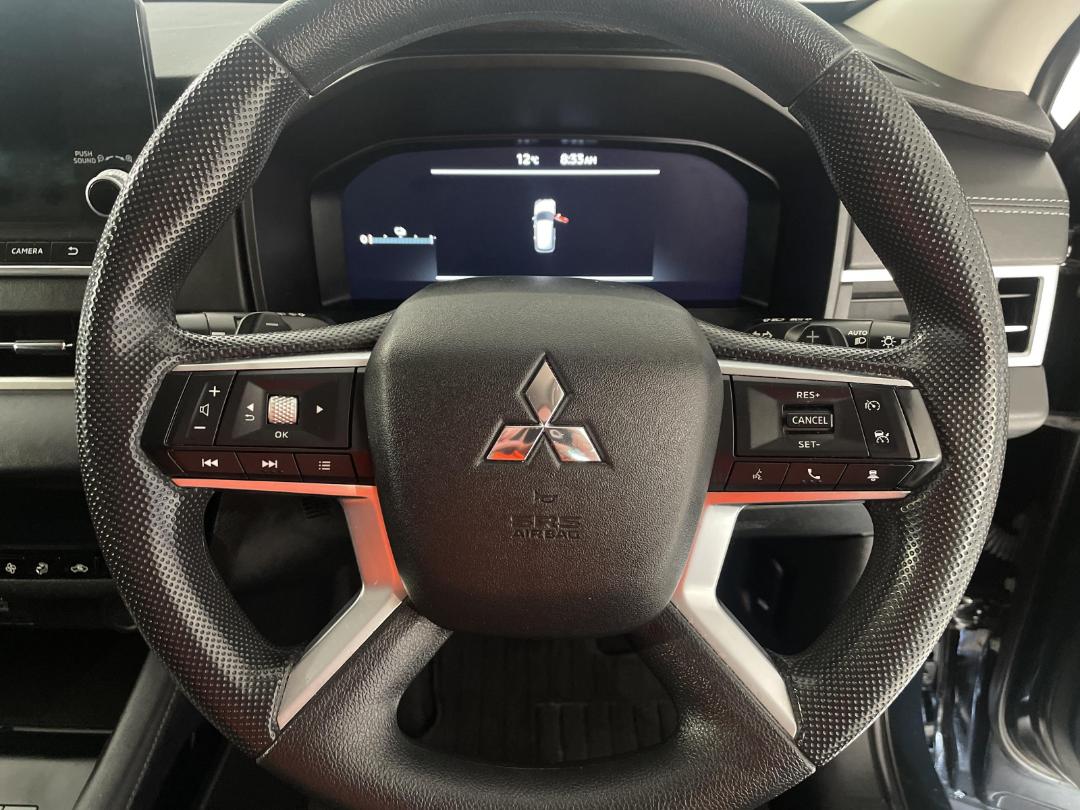 Photo '27' of Mitsubishi Outlander Photo '27' of Mitsubishi Outlander