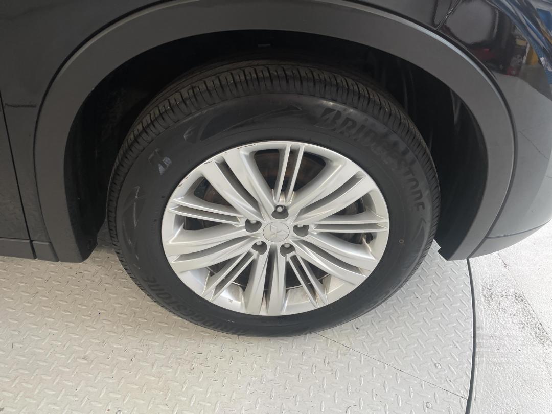 Photo '9' of Mitsubishi Outlander Photo '9' of Mitsubishi Outlander