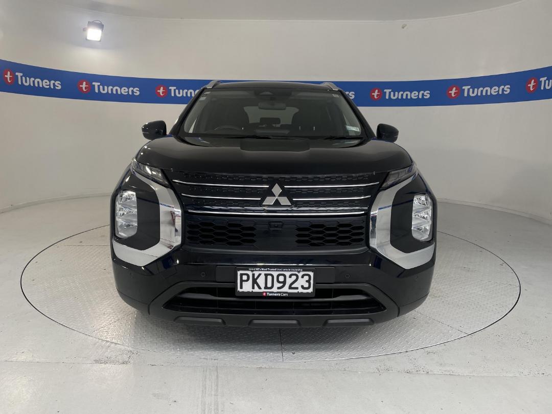 Photo '2' of Mitsubishi Outlander Photo '2' of Mitsubishi Outlander