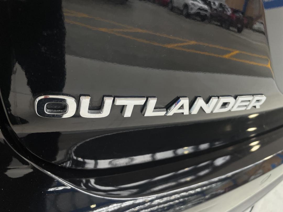 Photo '36' of Mitsubishi Outlander Photo '36' of Mitsubishi Outlander