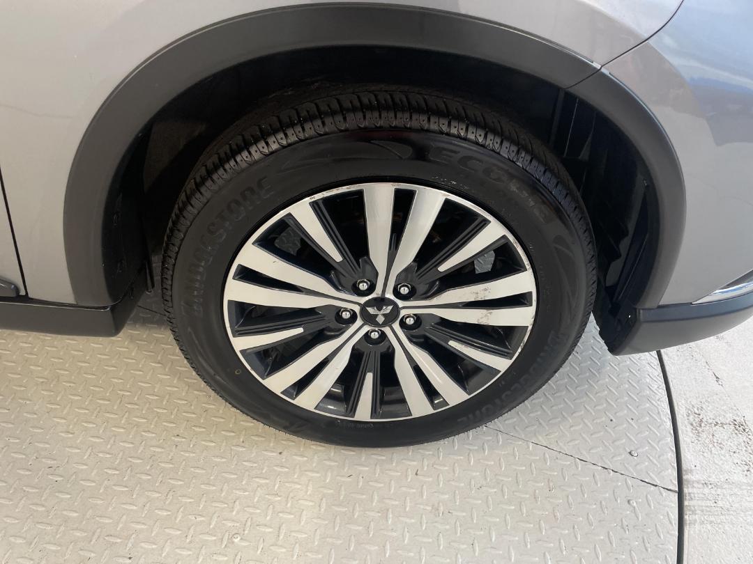 Photo '9' of Mitsubishi Outlander Photo '9' of Mitsubishi Outlander