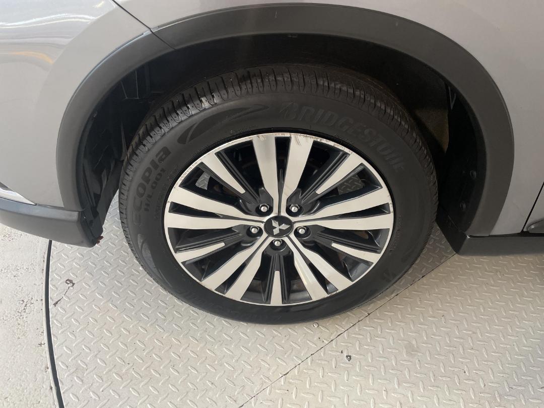 Photo '10' of Mitsubishi Outlander Photo '10' of Mitsubishi Outlander