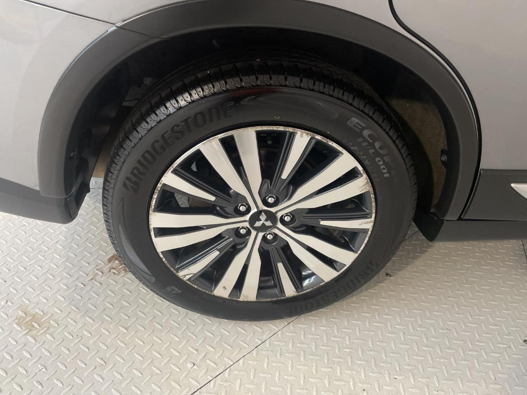 Photo '12' of Mitsubishi Outlander Photo '12' of Mitsubishi Outlander