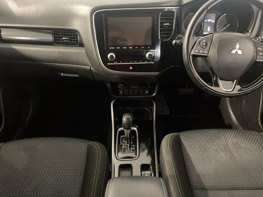 Photo '18' of Mitsubishi Outlander Photo '18' of Mitsubishi Outlander