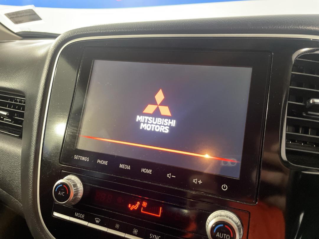 Photo '30' of Mitsubishi Outlander Photo '30' of Mitsubishi Outlander