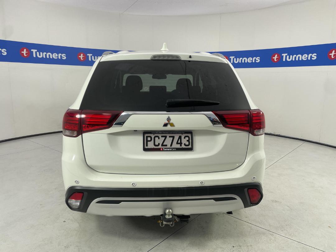 Photo '6' of Mitsubishi Outlander