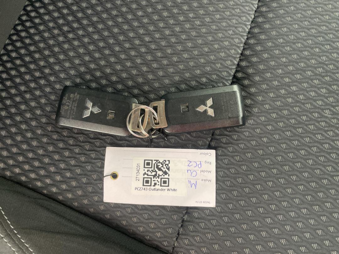 Photo '22' of Mitsubishi Outlander