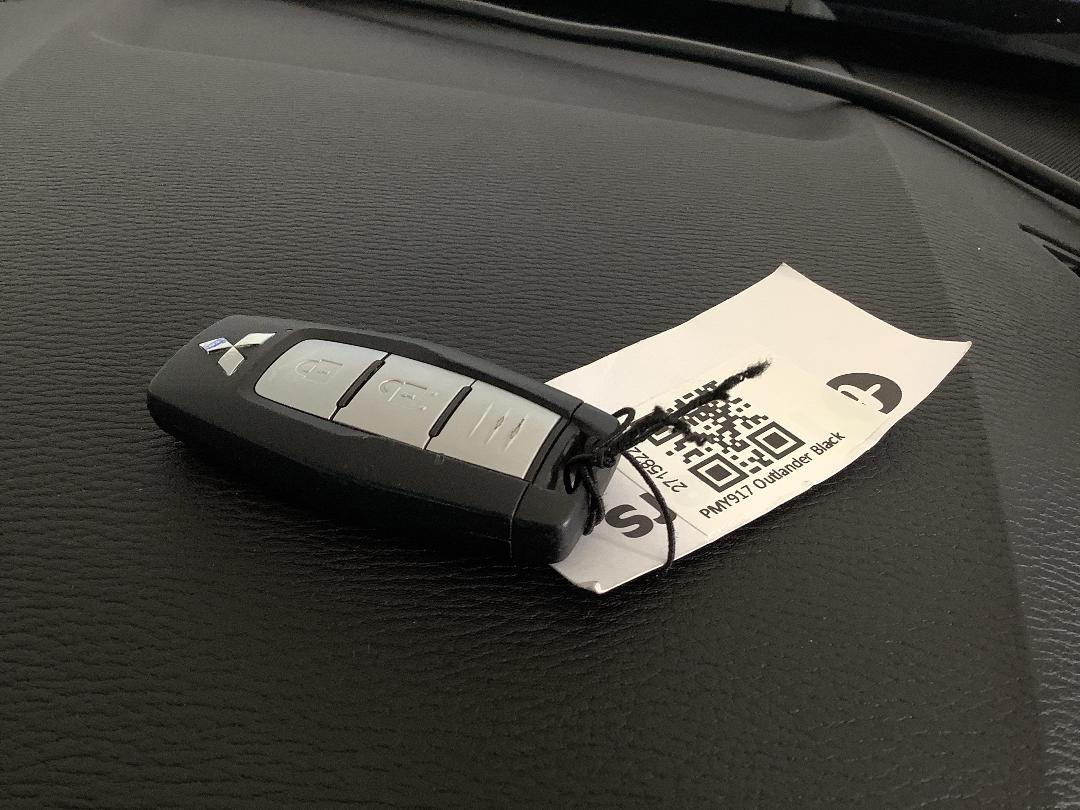 Photo '22' of Mitsubishi Outlander