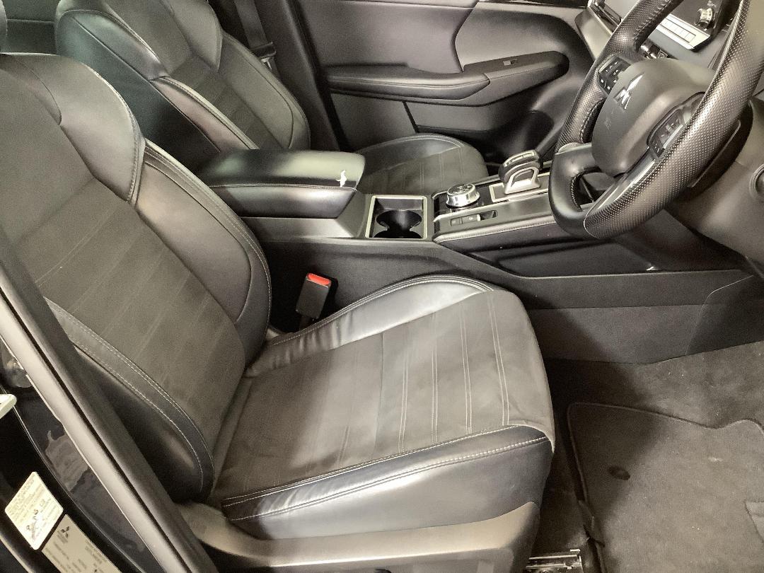 Photo '16' of Mitsubishi Outlander