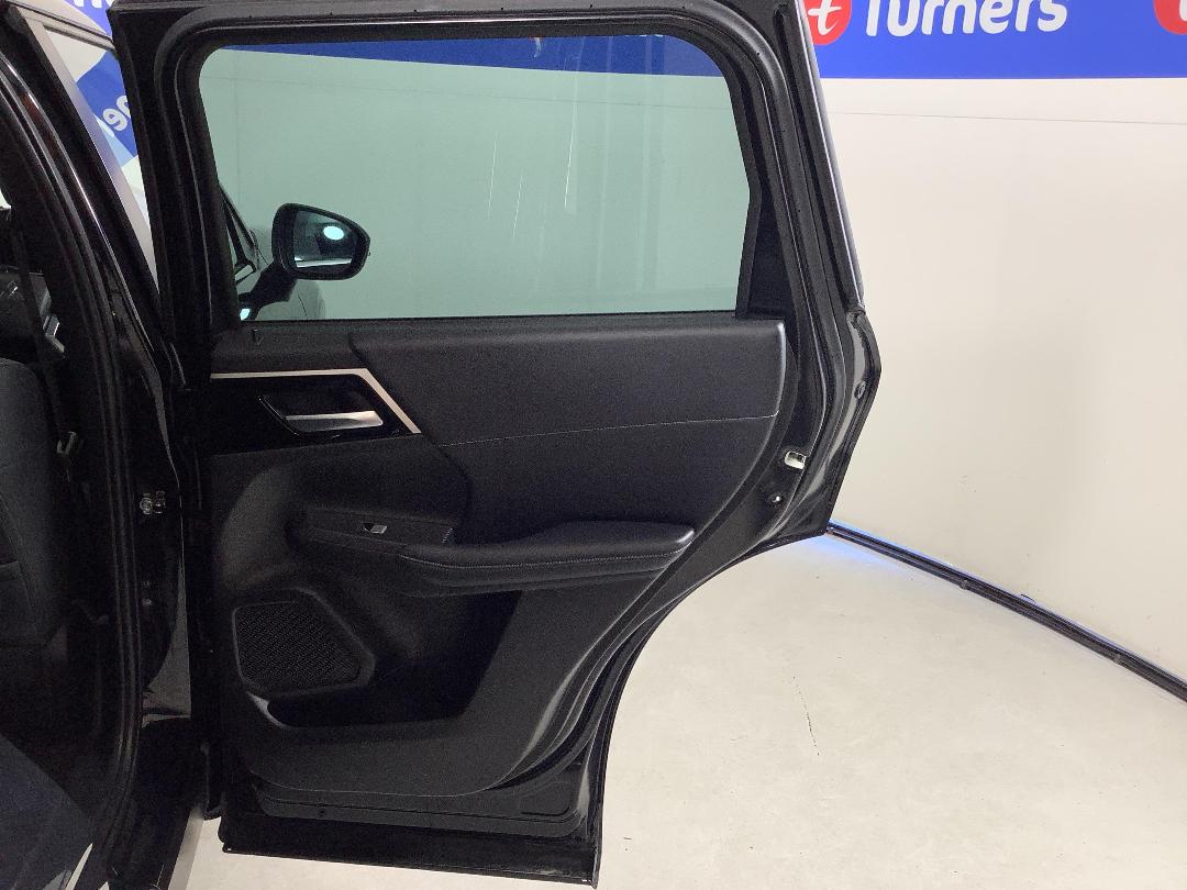 Photo '19' of Mitsubishi Outlander