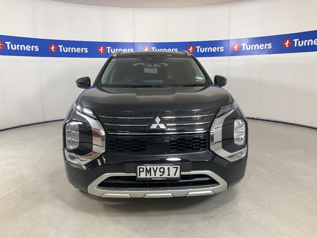 Photo '2' of Mitsubishi Outlander