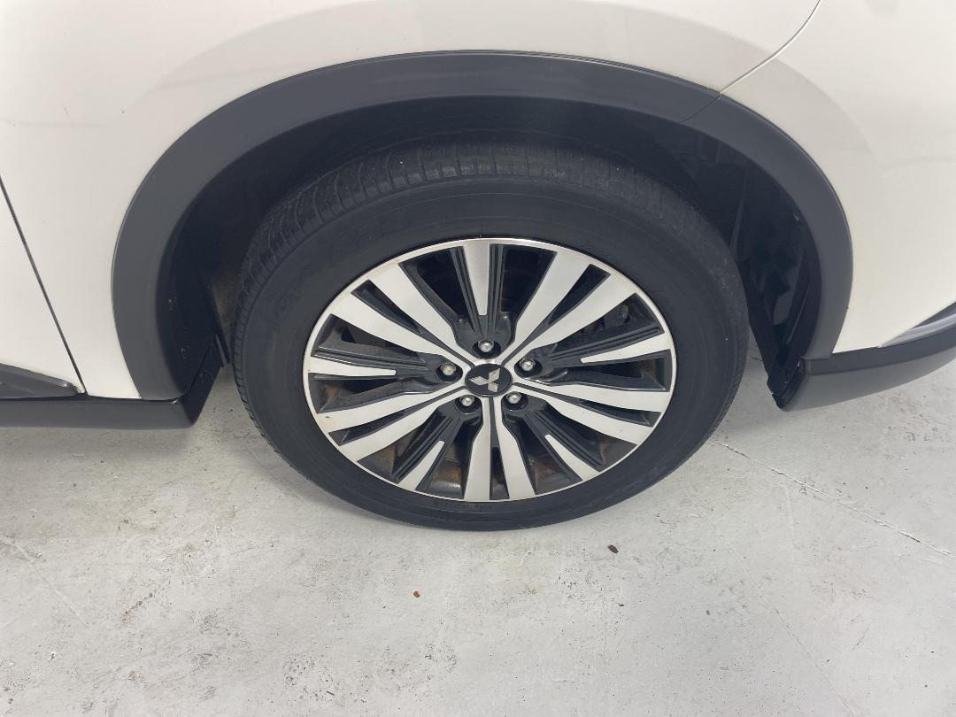 Photo '9' of Mitsubishi Outlander Photo '9' of Mitsubishi Outlander