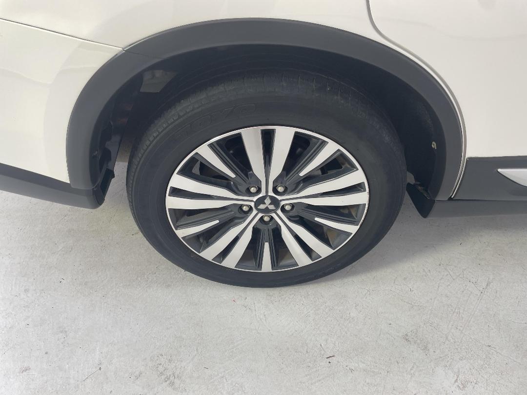 Photo '12' of Mitsubishi Outlander Photo '12' of Mitsubishi Outlander