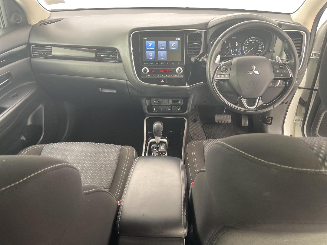 Photo '17' of Mitsubishi Outlander Photo '17' of Mitsubishi Outlander