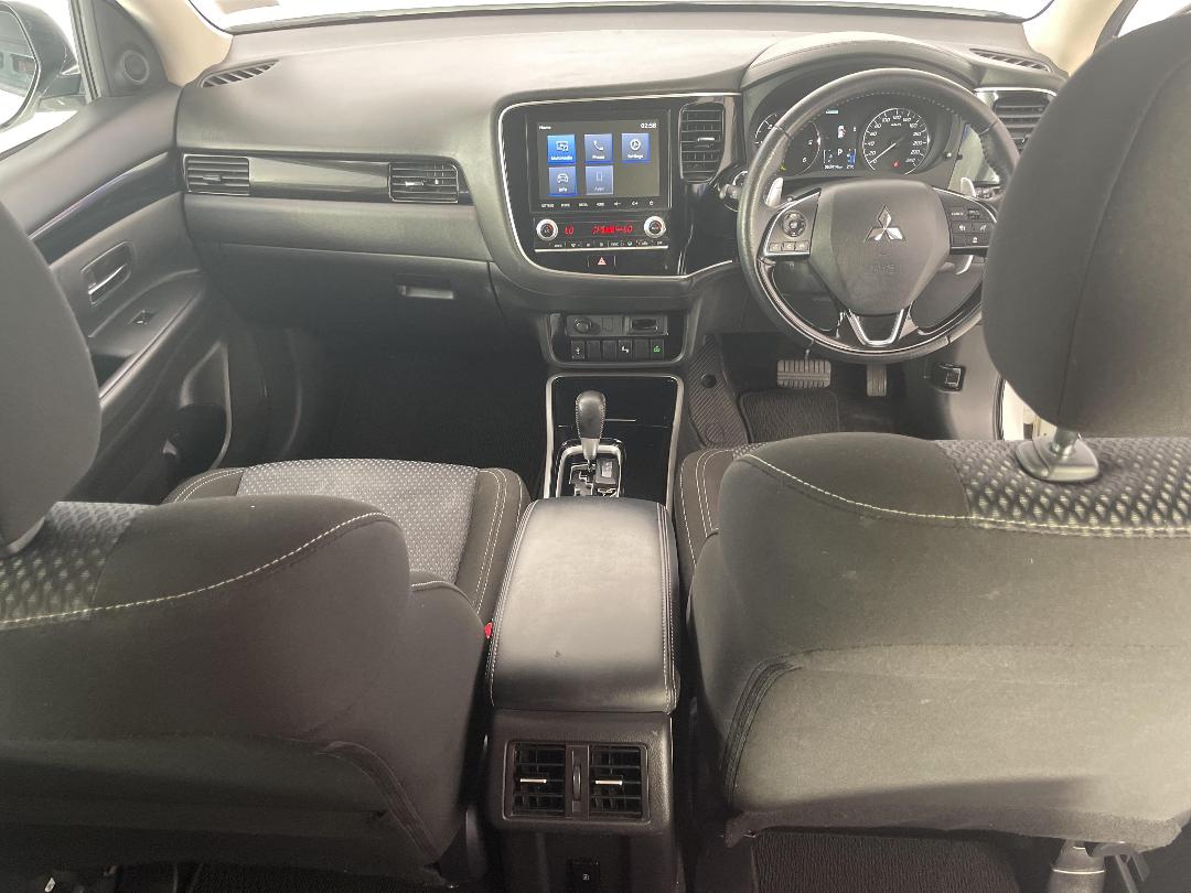 Photo '18' of Mitsubishi Outlander Photo '18' of Mitsubishi Outlander