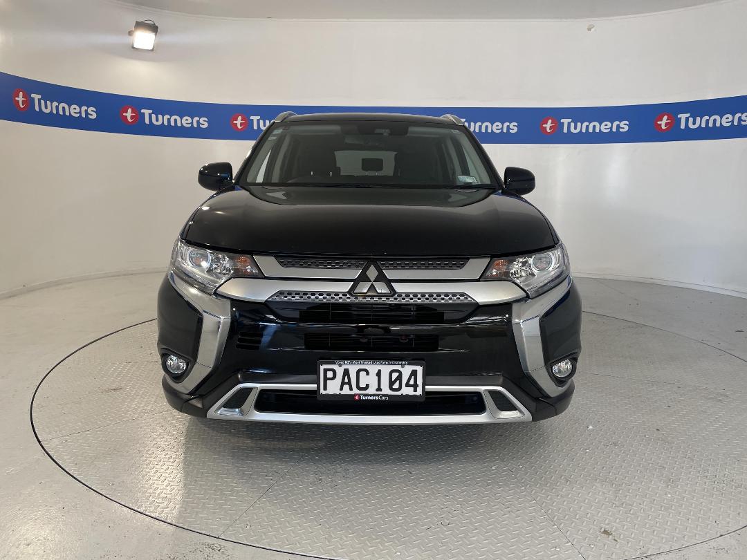 Photo '2' of Mitsubishi Outlander