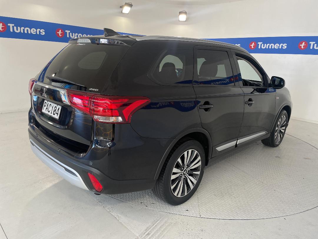 Photo '7' of Mitsubishi Outlander