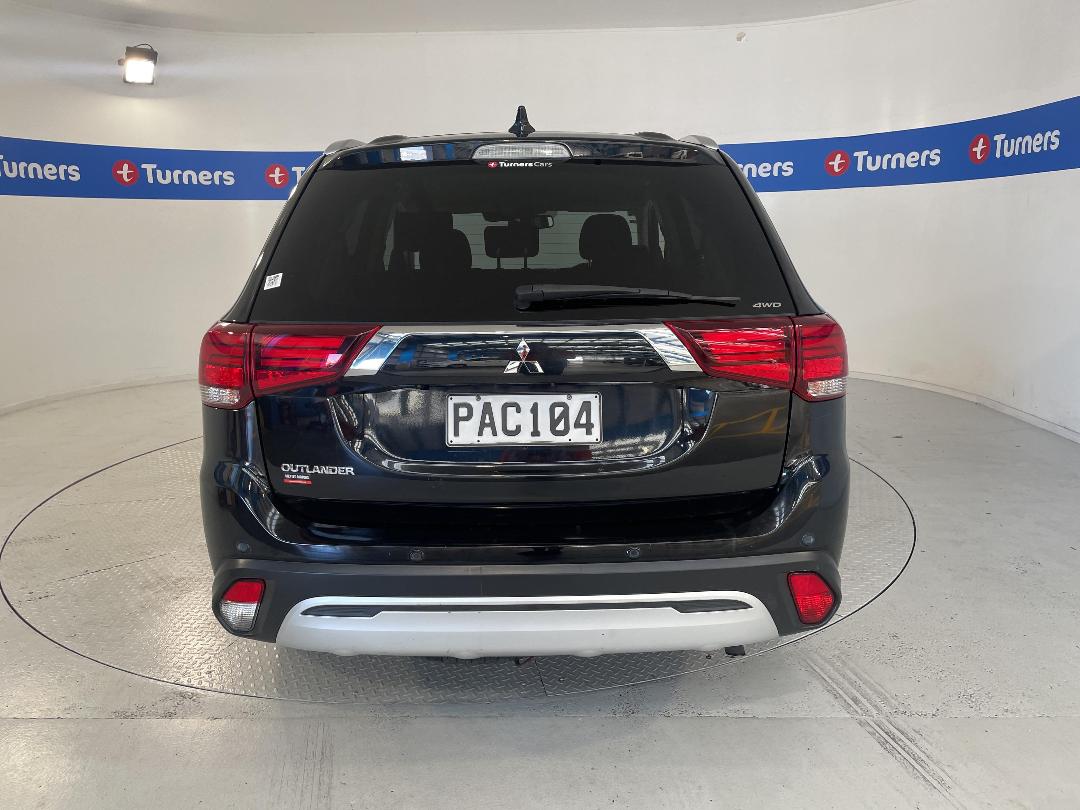 Photo '6' of Mitsubishi Outlander