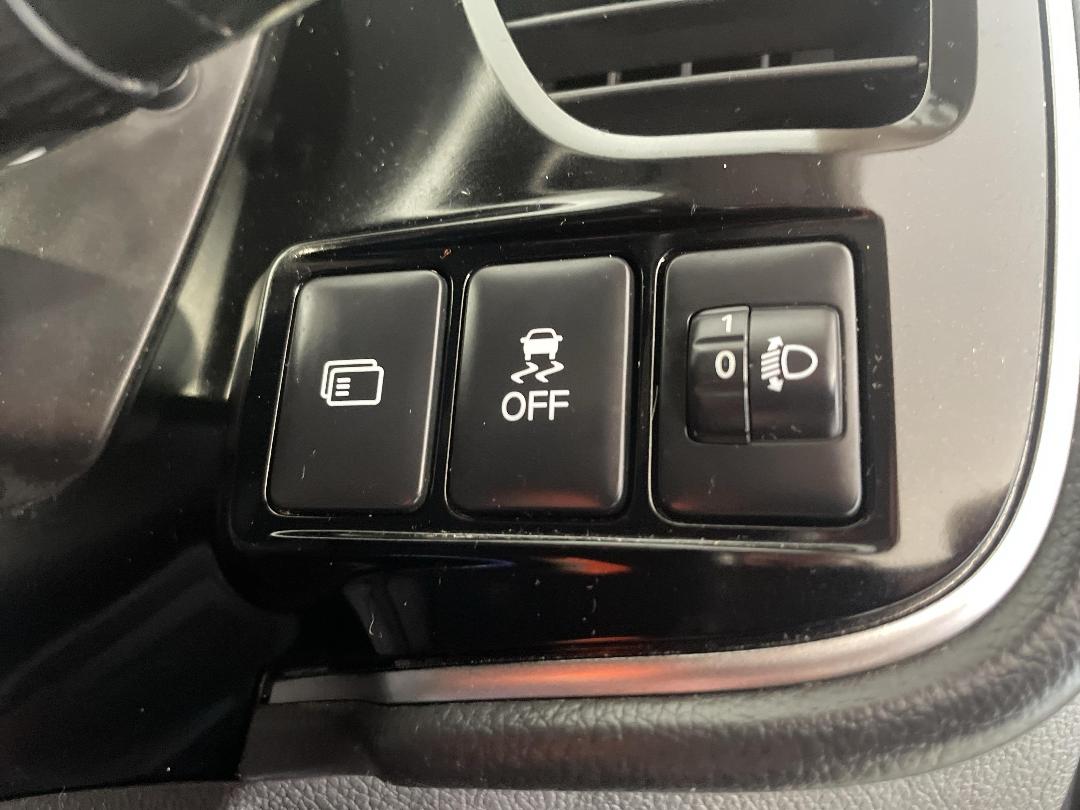 Photo '25' of Mitsubishi Outlander