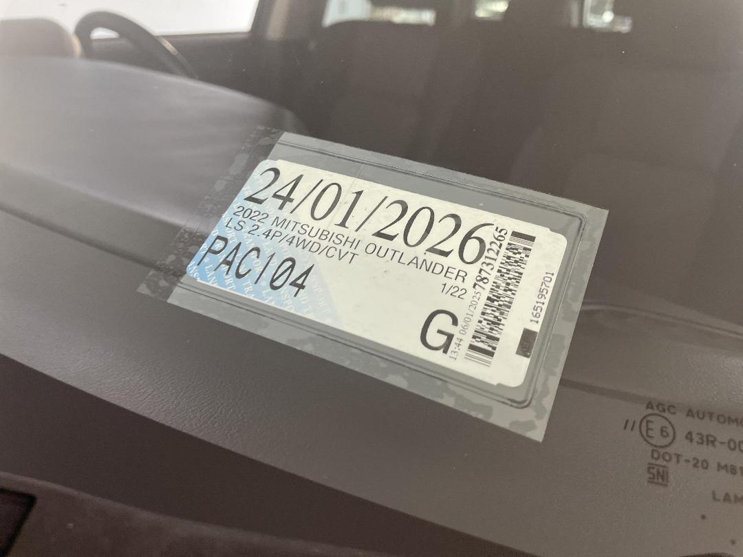 Photo '36' of Mitsubishi Outlander