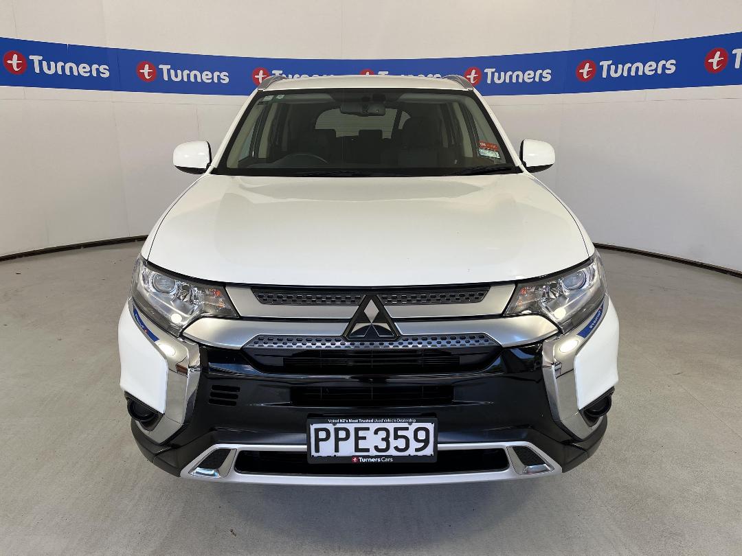 Photo '2' of Mitsubishi Outlander Photo '2' of Mitsubishi Outlander