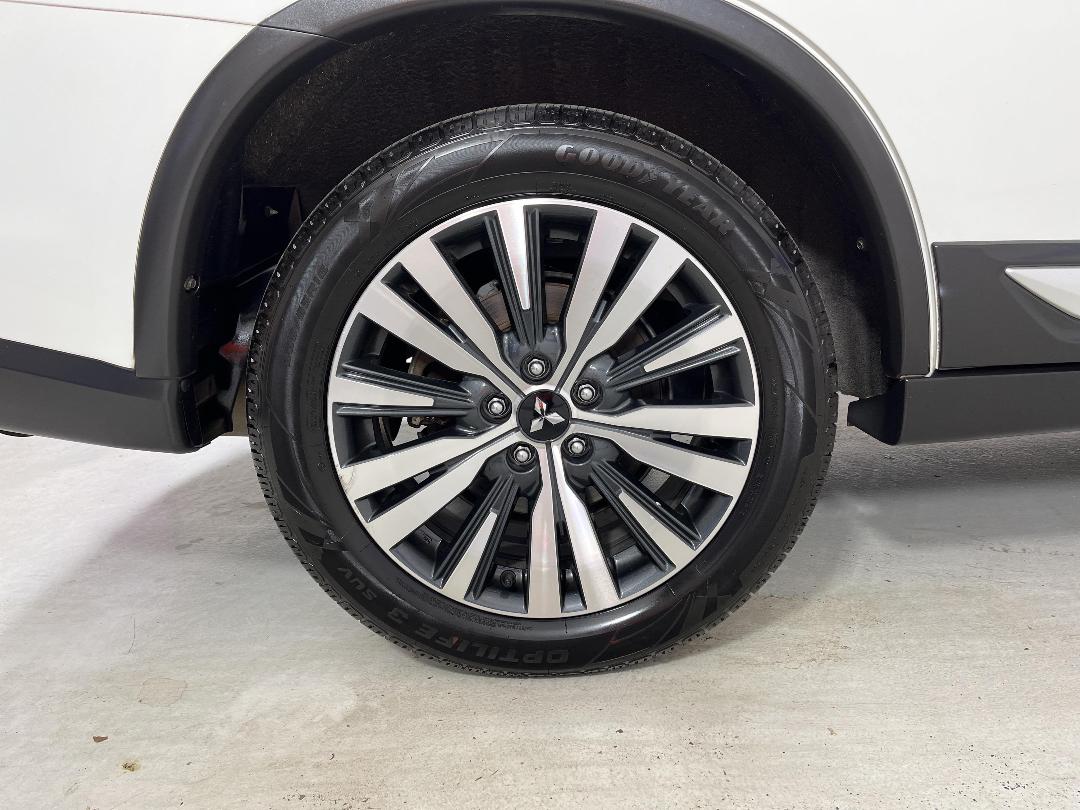 Photo '12' of Mitsubishi Outlander Photo '12' of Mitsubishi Outlander