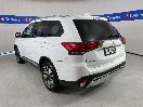 Thumbnail '5' of Mitsubishi Outlander