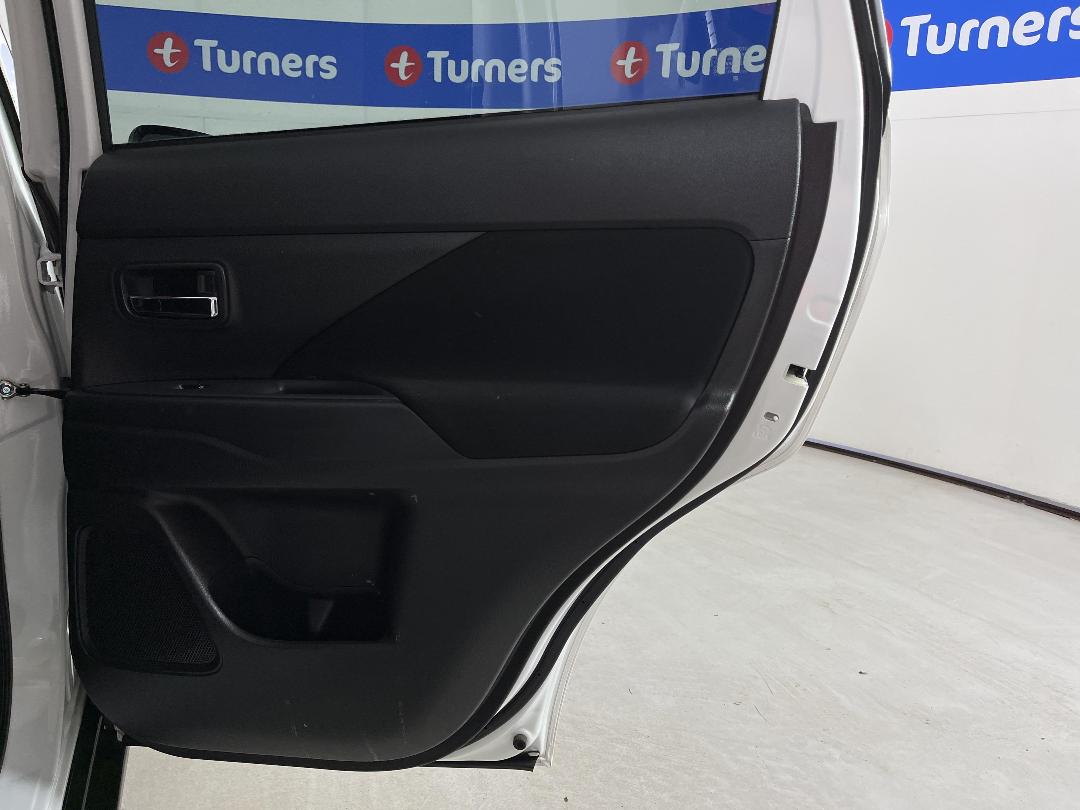 Photo '19' of Mitsubishi Outlander Photo '19' of Mitsubishi Outlander