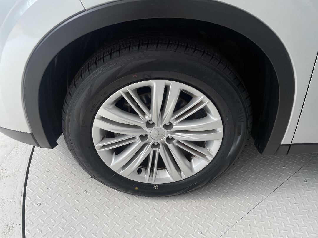 Photo '10' of Mitsubishi Outlander