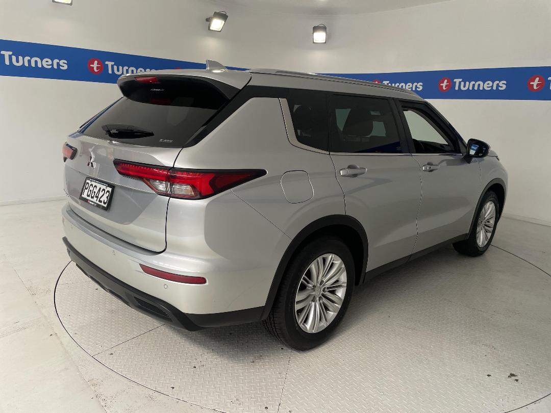 Photo '7' of Mitsubishi Outlander