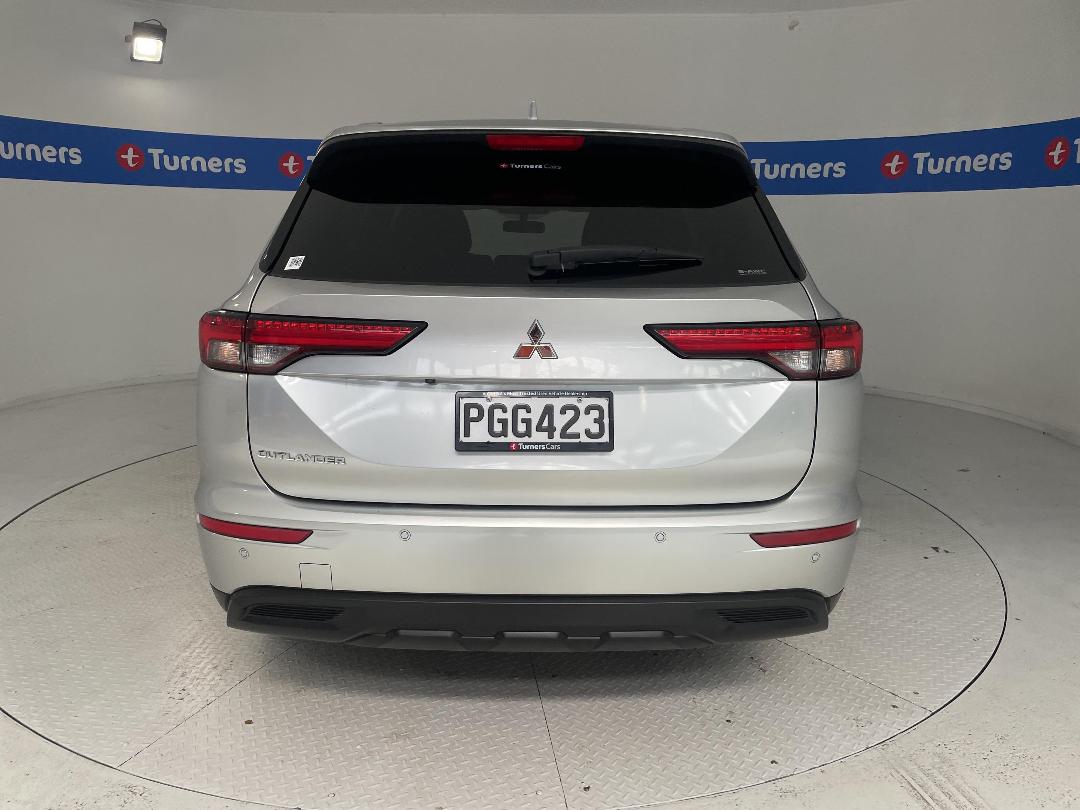 Photo '6' of Mitsubishi Outlander