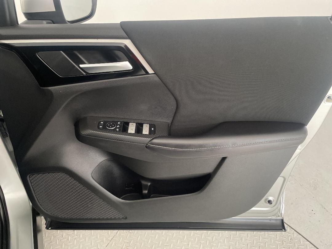 Photo '15' of Mitsubishi Outlander