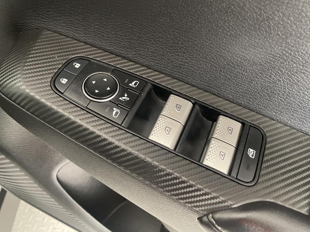 Photo '23' of Mitsubishi Outlander