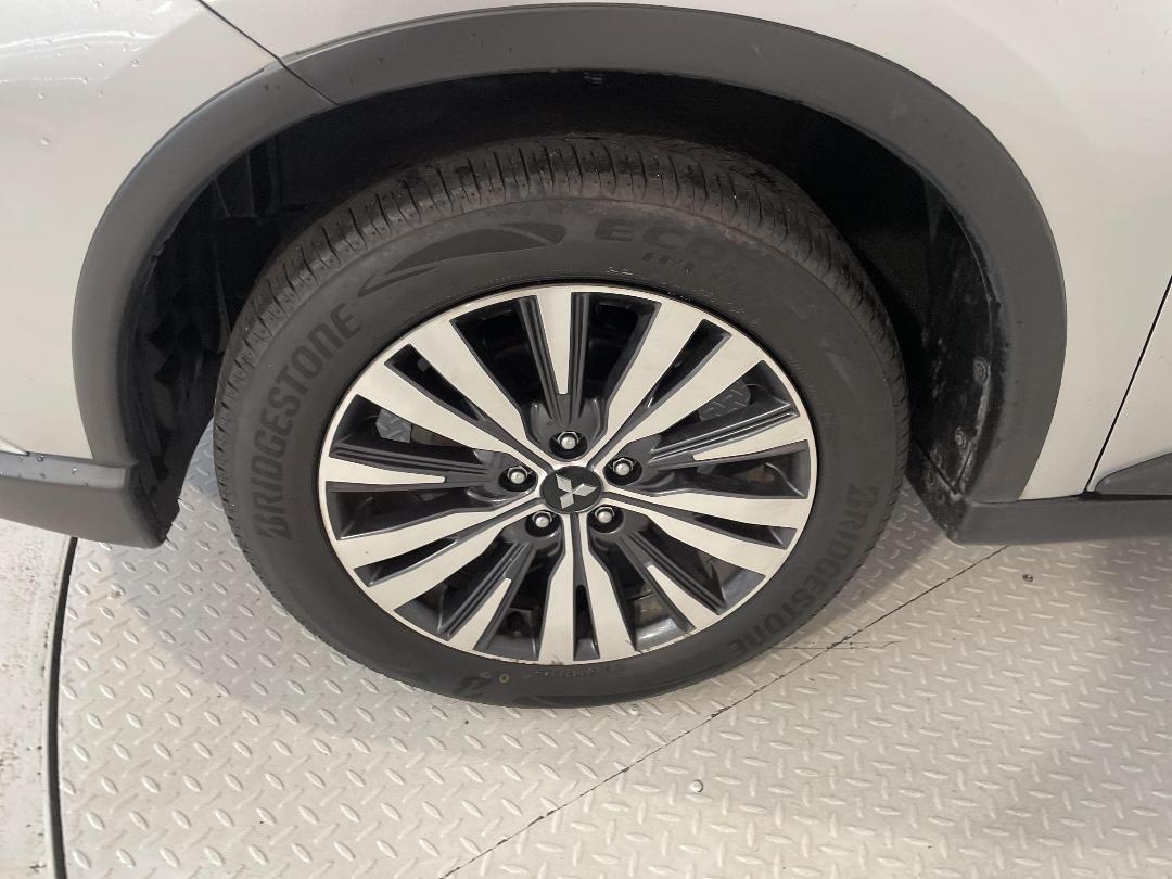 Photo '10' of Mitsubishi Outlander Photo '10' of Mitsubishi Outlander