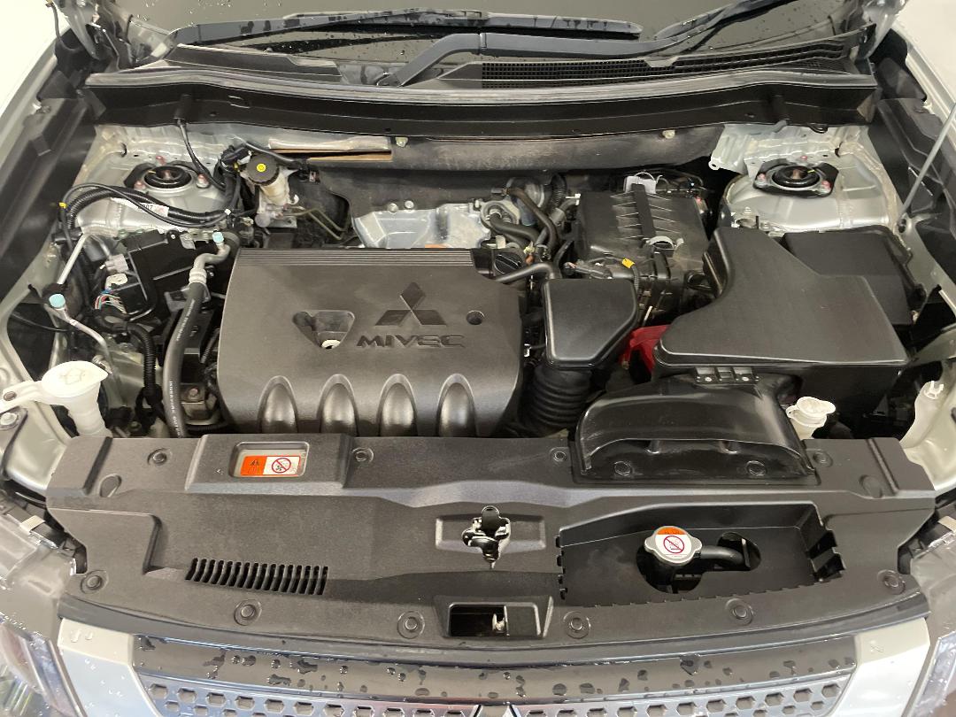 Photo '13' of Mitsubishi Outlander Photo '13' of Mitsubishi Outlander