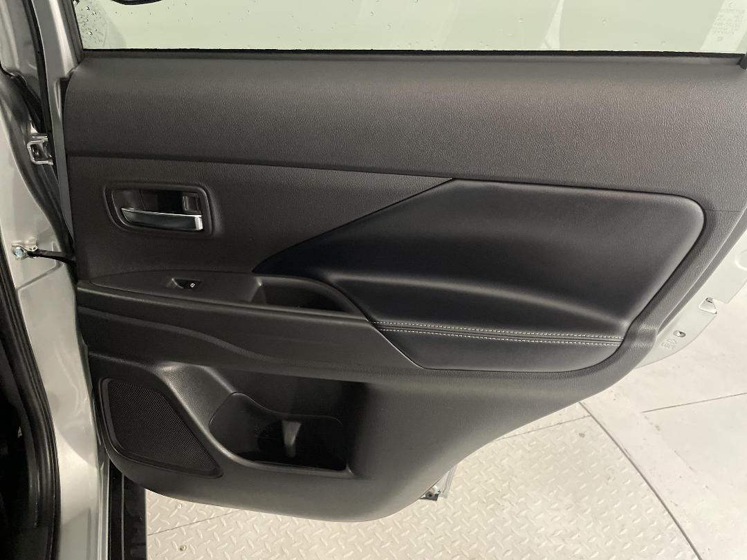 Photo '19' of Mitsubishi Outlander Photo '19' of Mitsubishi Outlander