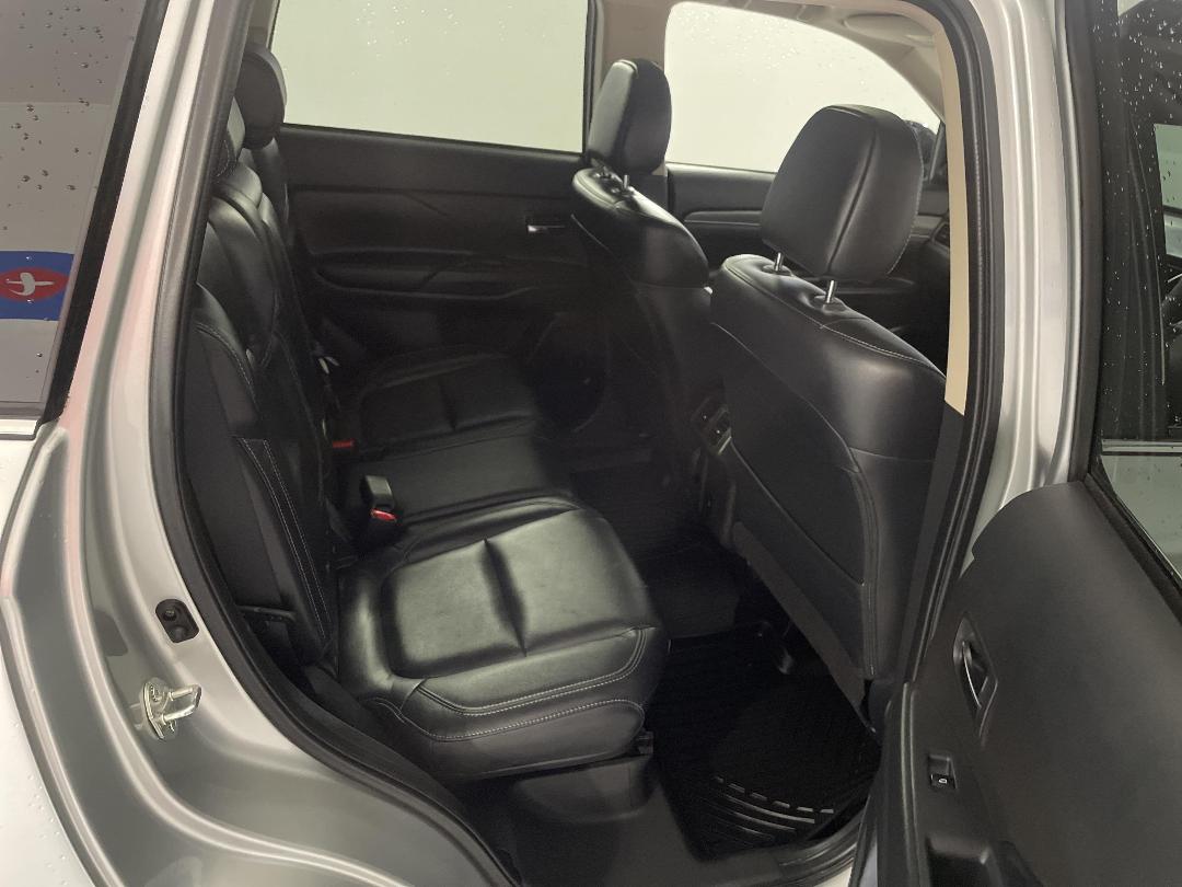 Photo '20' of Mitsubishi Outlander Photo '20' of Mitsubishi Outlander