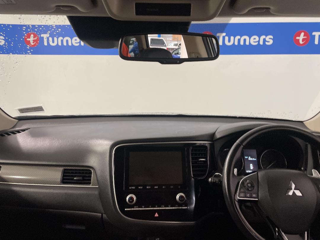 Photo '17' of Mitsubishi Outlander Photo '17' of Mitsubishi Outlander