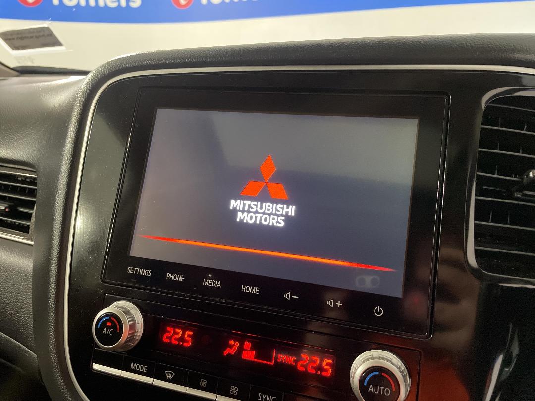 Photo '29' of Mitsubishi Outlander Photo '29' of Mitsubishi Outlander