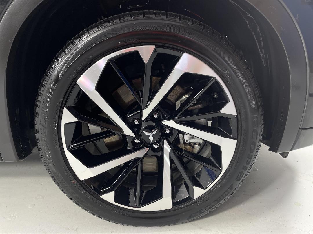 Photo '9' of Mitsubishi Outlander