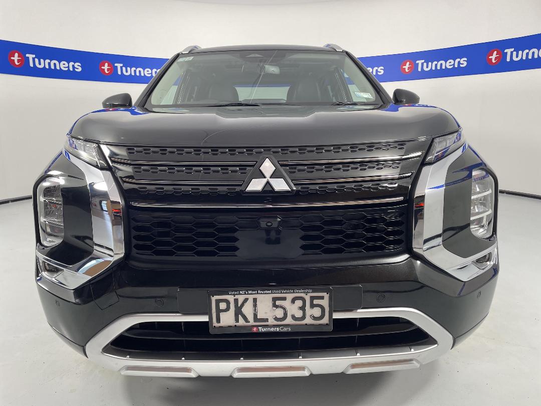 Photo '2' of Mitsubishi Outlander