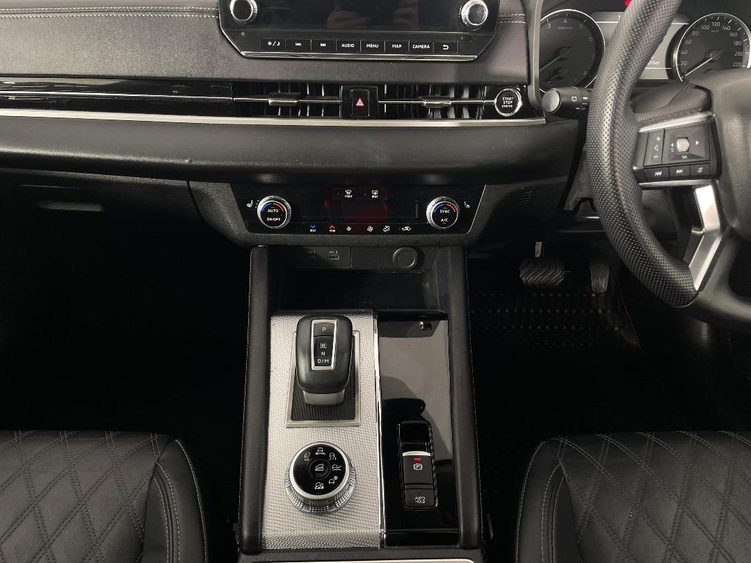 Photo '18' of Mitsubishi Outlander