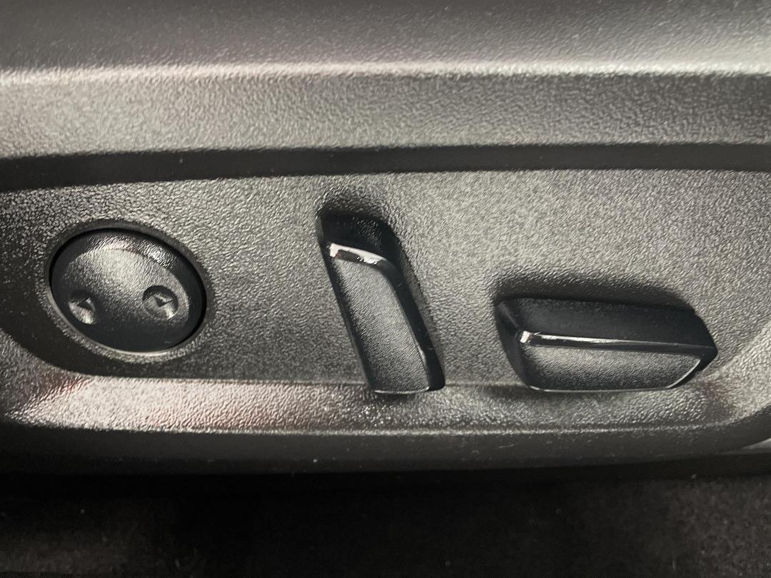 Photo '24' of Mitsubishi Outlander